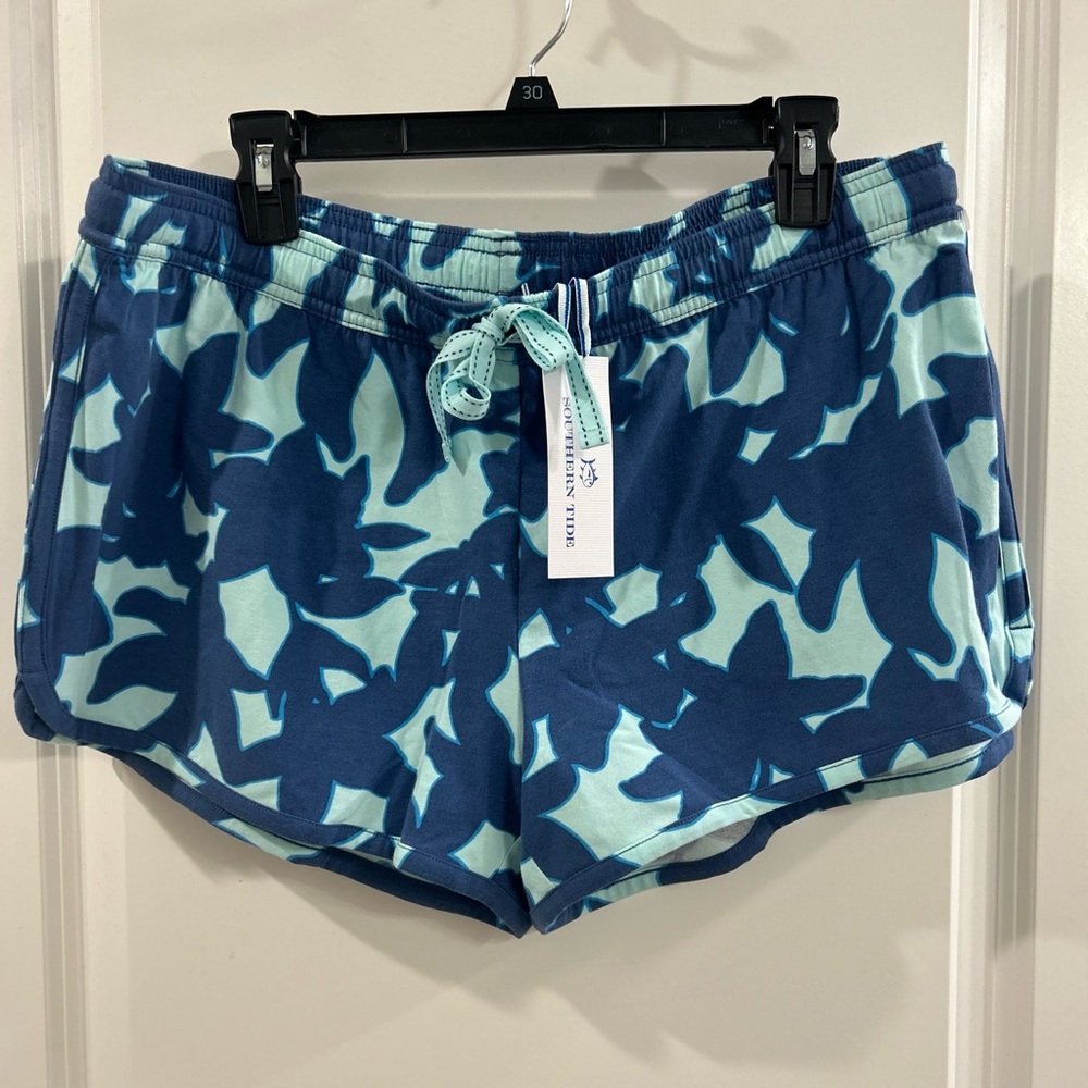 Southern Tide Blue and Light Blue Floral Athletic Shorts
